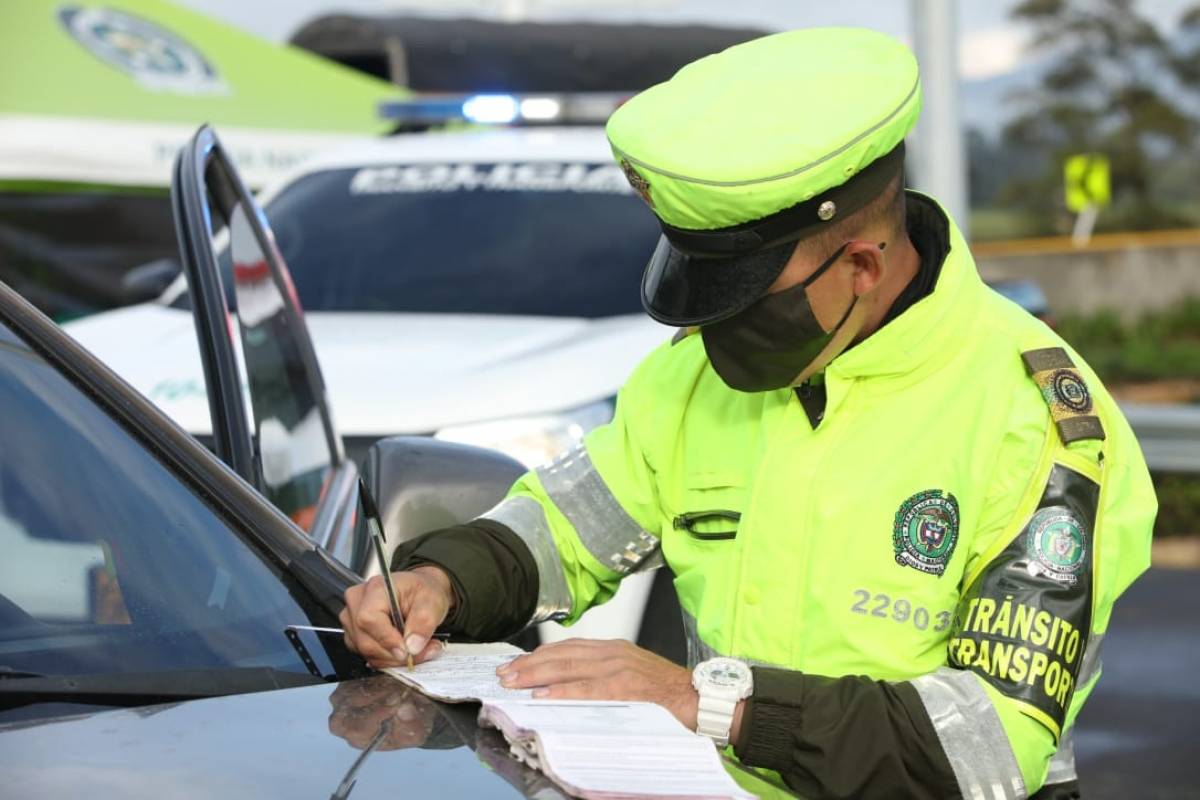 ¿Cuándo caduca un comparendo o una multa de tránsito?