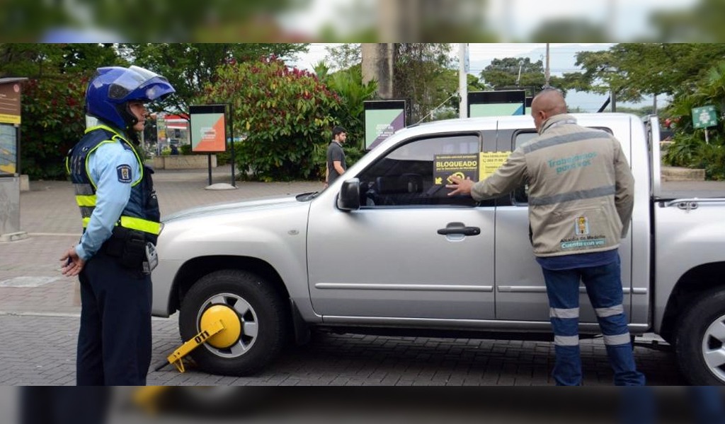 Infracciones de tránsito que pueden inmovilizar mi carro